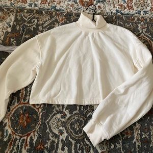 White cropped turtle neck